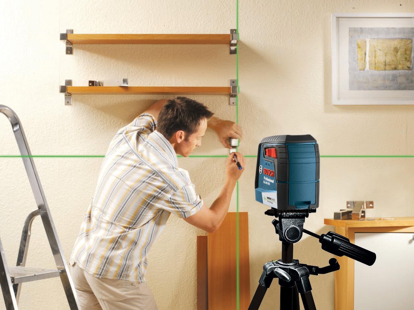 Bosch GLL40-20G 40 foot Self Leveling Green Beam VisiMax Cross Line Laser with Smart Pendulum System, Class II laser product, <5mW power output