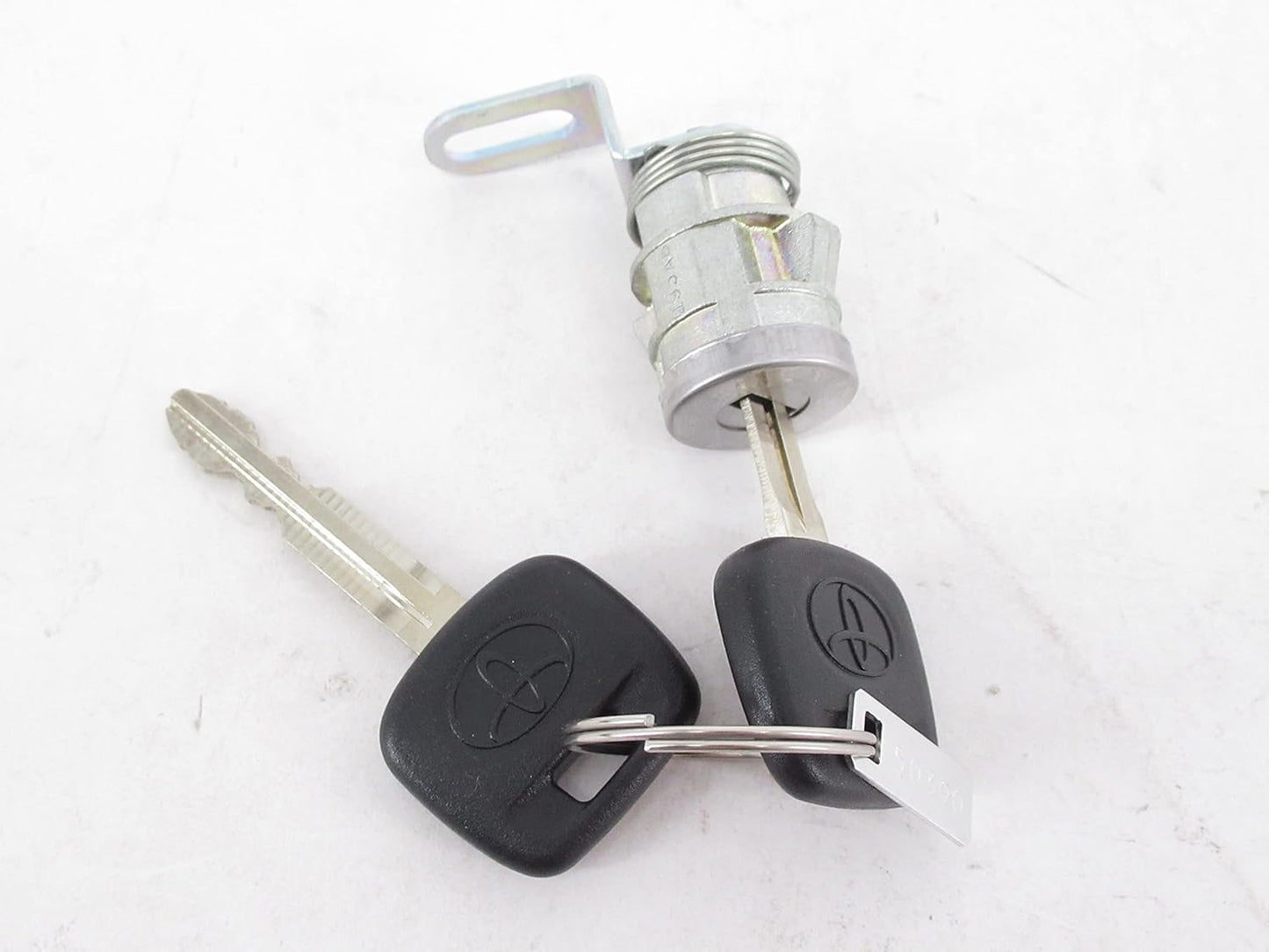 Toyota 69055-0C030 Ignition Door Lock Cylinder and Key Set
