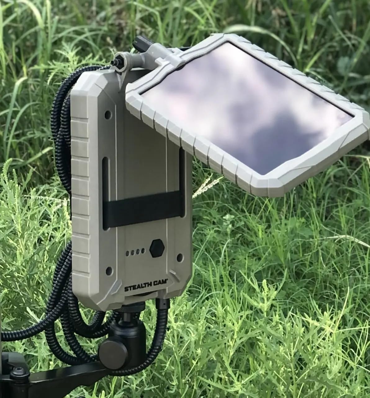 Stealth Cam Durable Sol-Pak Solar Battery Pack, 12V Solar Power Panel, Rechargeable Battery & 10ft Insulated Cable, Compatible with All Wireless/Cellular Trail Cameras - 3000 mAh