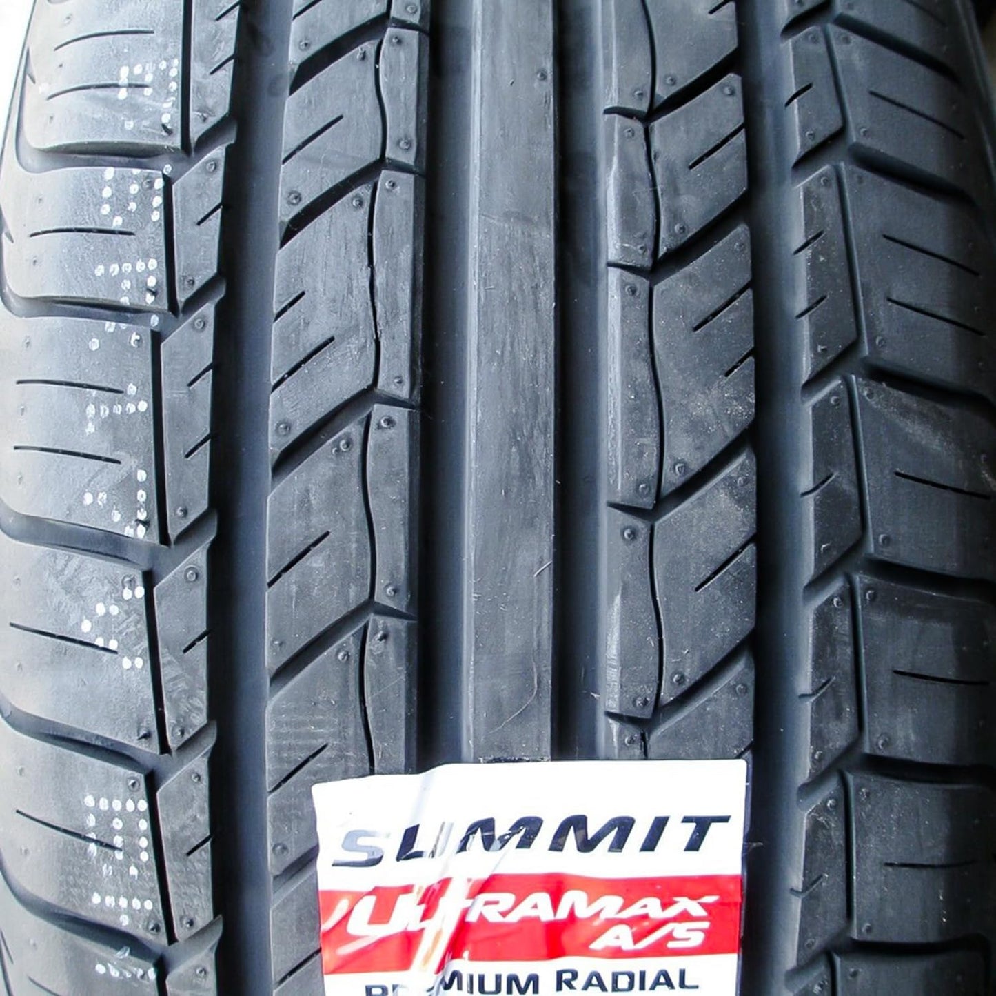 Summit Ultramax A/S All Season 225/65R17 102H Passenger Tire