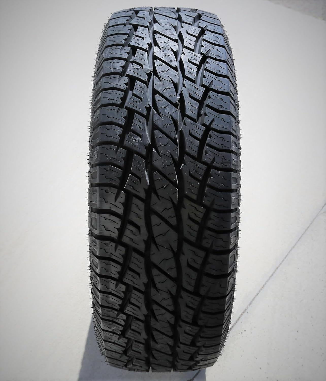 Arroyo Tamarock A/T 265/70R17 113T All-Season tire