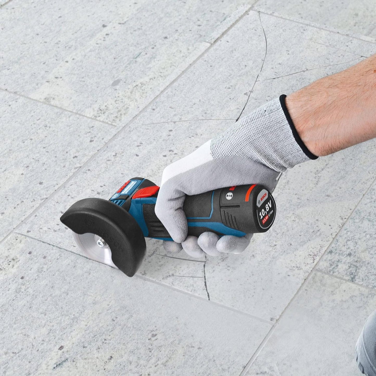 Bosch Professional 12V System GWS 12V-76 cordless angle grinder (three cutting discs, disc diameter: 76 mm, without battery/charger)