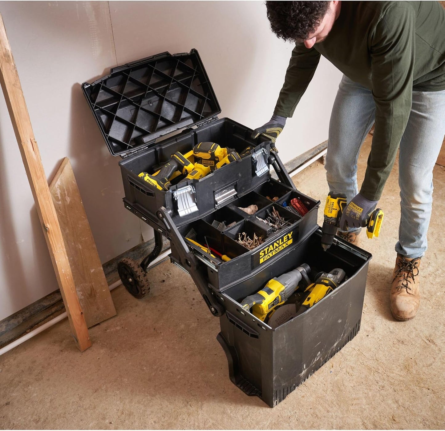 Stanley 1-94-210 FatMax Range Cantilever Workshop Trolley - Removable Divider Organiser - V-Slot for Extra Cutting - Telescopic Handle - Locking Latch - Large Diameter Wheels