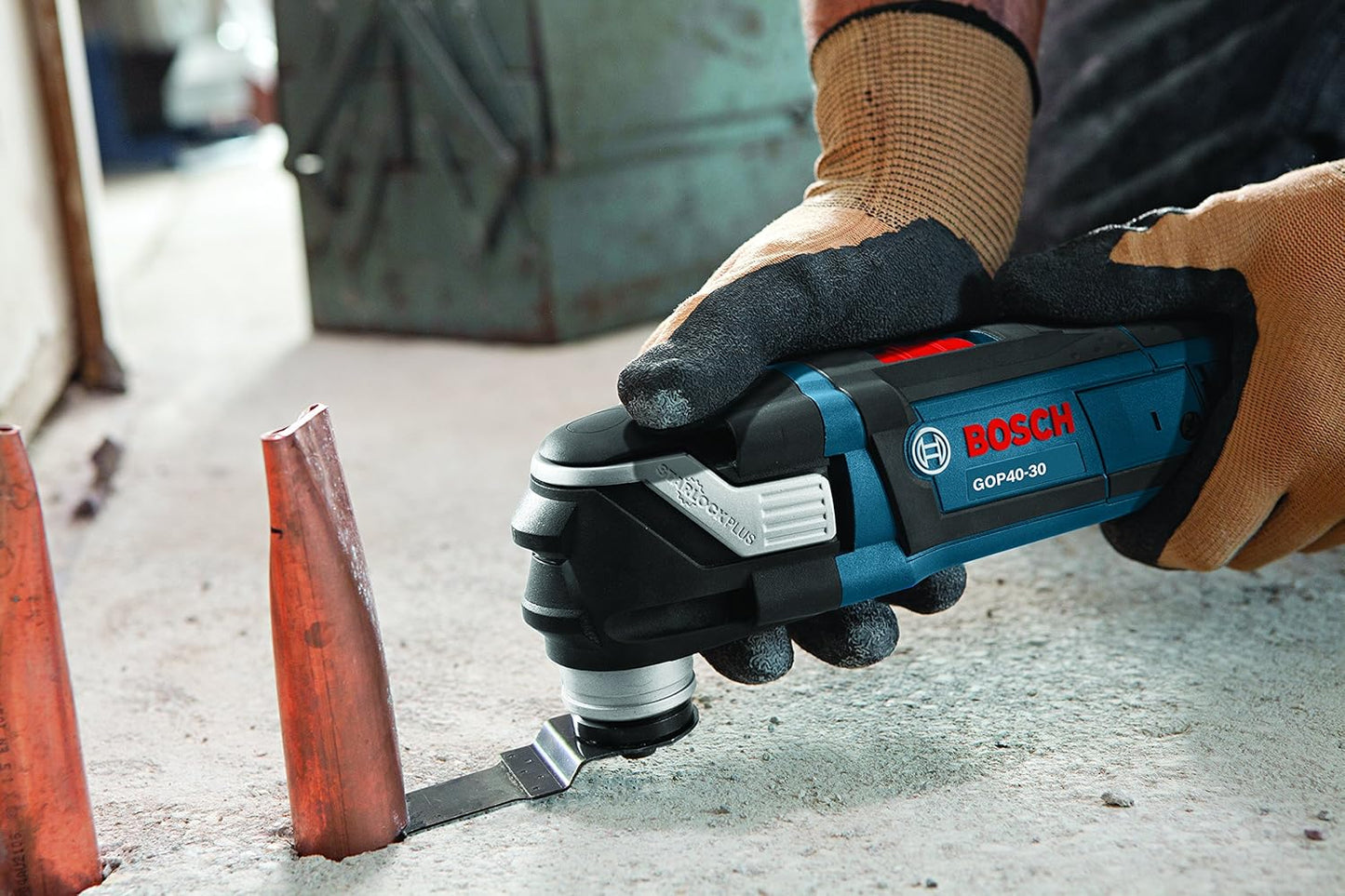 BOSCH GOP40-30C StarlockPlus Oscillating Multi-Tool Kit (32 Accessories & Case) - 4.0 Amp Motor, 20,000 Oscillations per Minute, Variable-Speed Dial - For Flush Cuts, Sanding, and Grinding