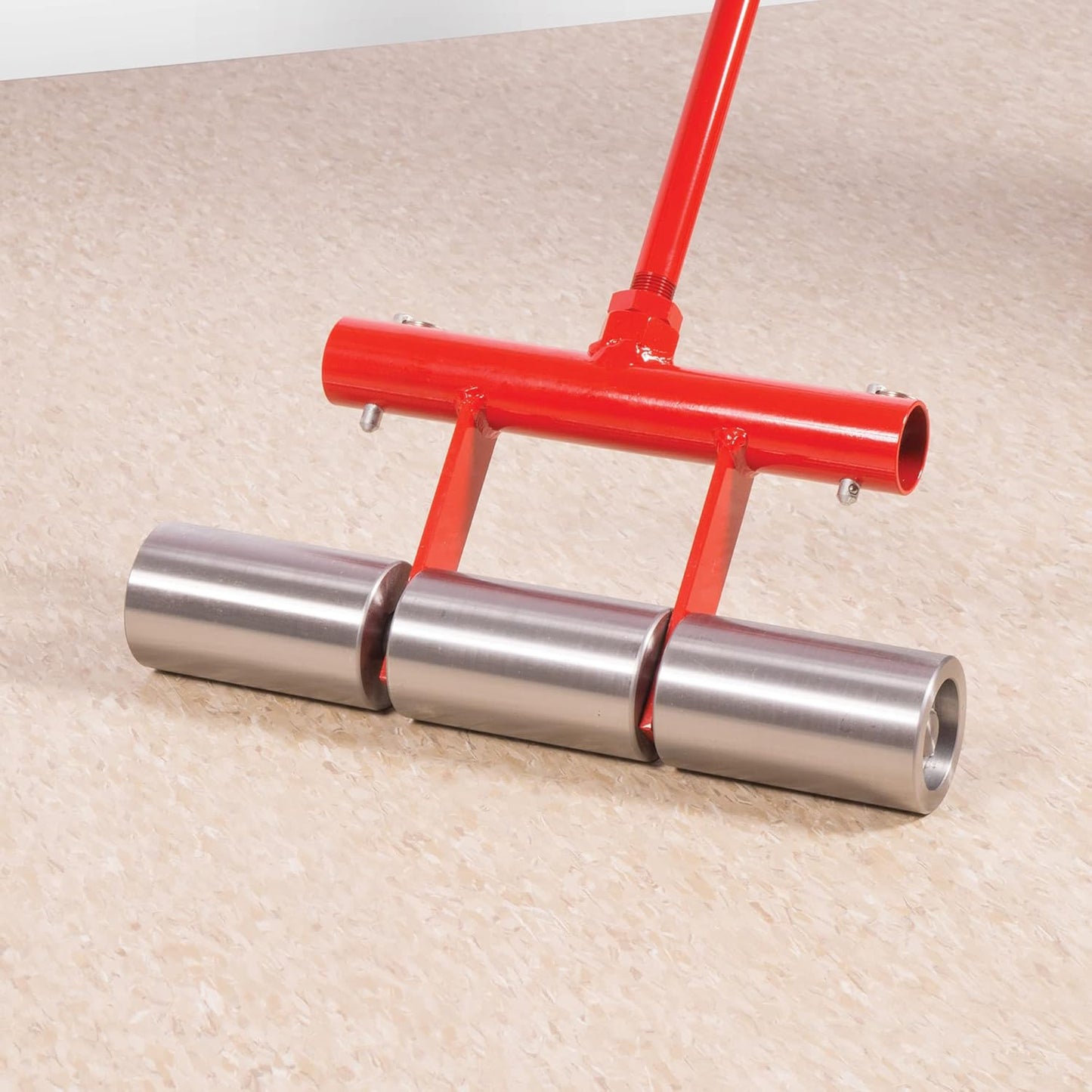 ROBERTS 10-935 35-Pound Lightweight Vinyl, Linoleum and Carpet Flooring Roller with Chrome-Plated Rollers, Insert Axles and Removable Handle for Easy Storage