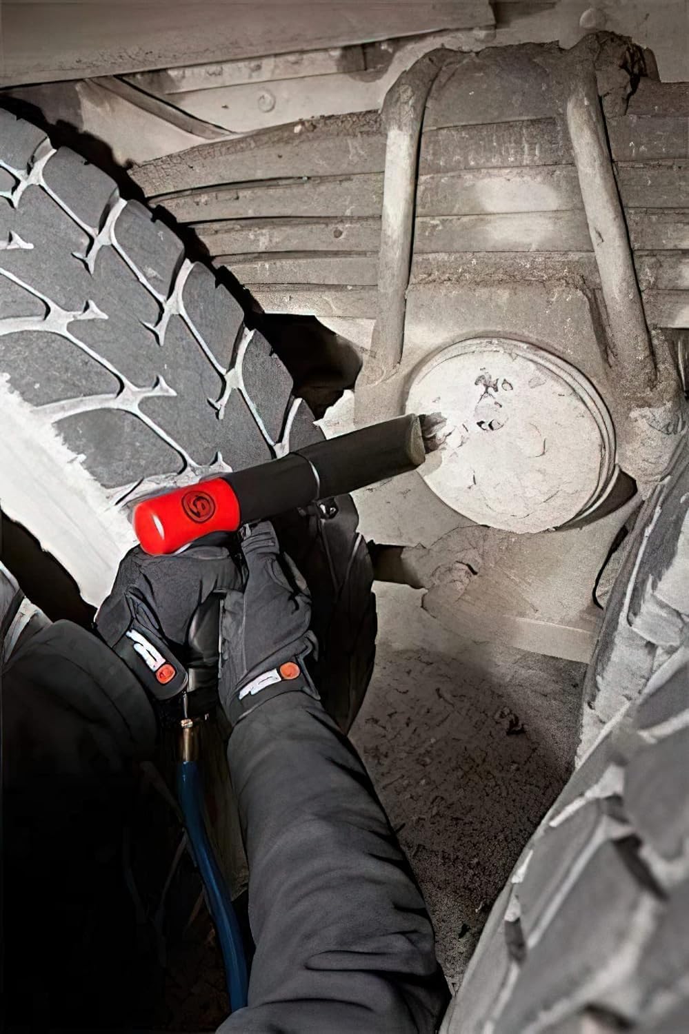 Chicago Pneumatic CP7125 Pistol Grip Needle Scaler, Red