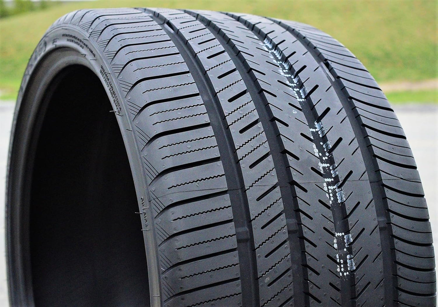 295/30R24 Atlas Tire Force UHP 104V, XL All Season 520AAA
