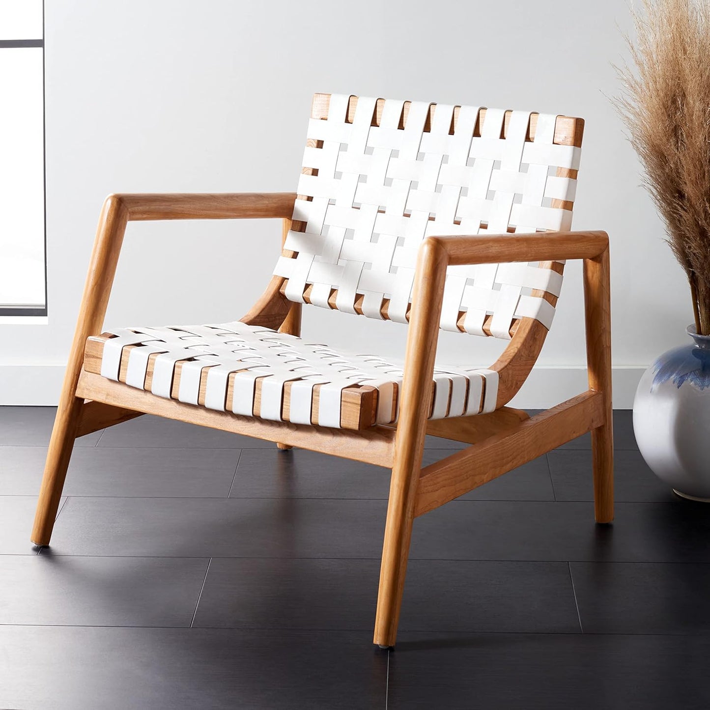 SAFAVIEH Home Collection Bellona White/Natural Leather Woven Accent Chair (Fully Assembled)