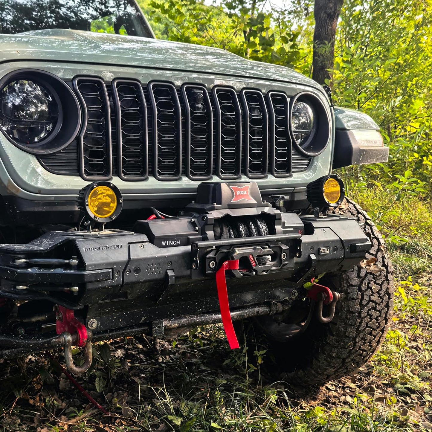 XYCLE18500lbs12V Electric Winch IP68waterproofOff-Road Vehicle Rescue winchs with2wireless Remote Controls and Synthetic Rope Suitable for Towing SUVs,Loggers,Trucks,Trailers,Jeeps,4WD (Dark-Gray)