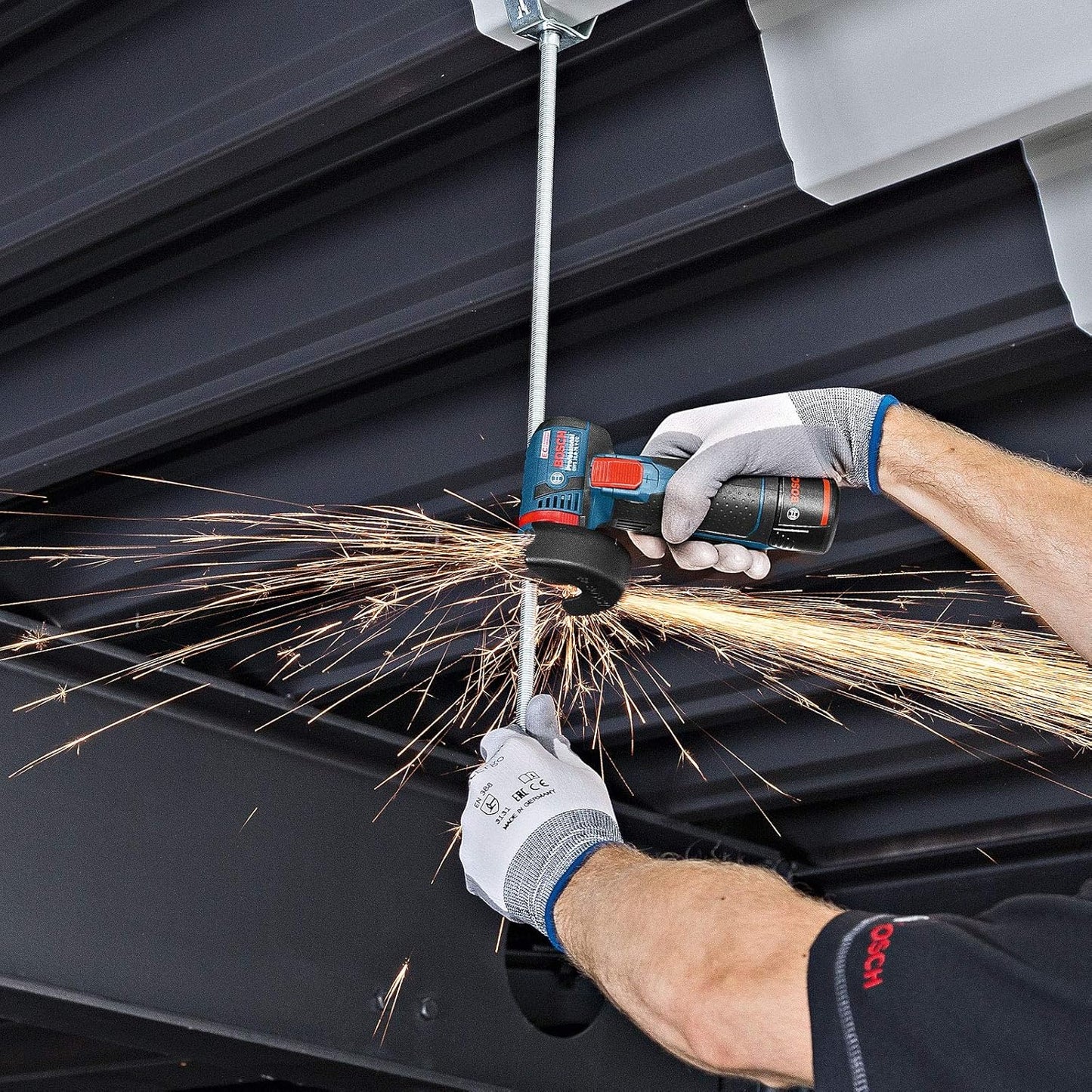 Bosch Professional 12V System GWS 12V-76 cordless angle grinder (three cutting discs, disc diameter: 76 mm, without battery/charger)